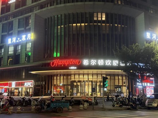 科创板最大IPO，长鑫科技明日上市！记者实探：夜间厂区灯火通明	，周边酒店一房难求