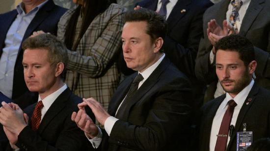 国会议员购入SpaceX股票，引发利益冲突隐患担忧